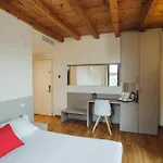 Garda Relais Гостевой дом Кастельнуово-дель-Гарда