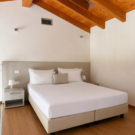 Garda Relais Πανσιόν 4*
